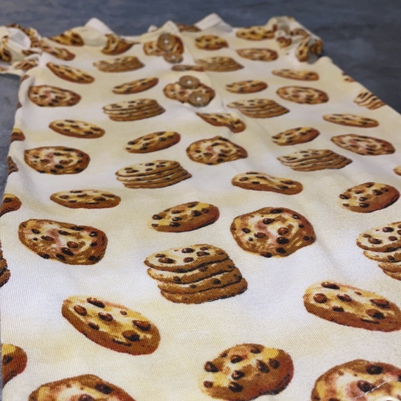 Posh Peanut Chip 12/18 Mnth Ruffle Butt Cap Sleeve Romper Milk and Cookies - Picture 8 of 13